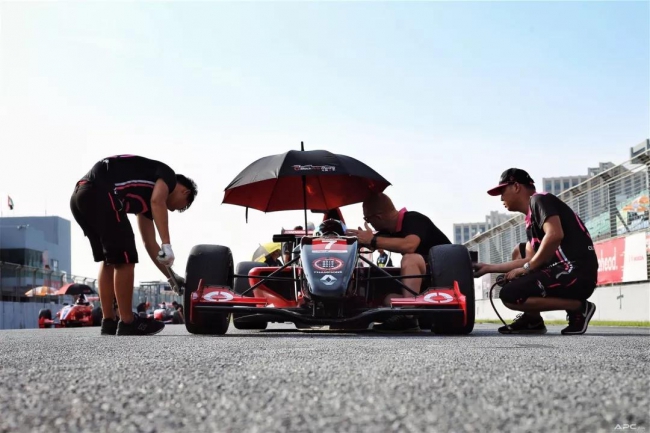 強林石化邀您共賞2019泛珠三角超級賽車節(jié)夏季賽12